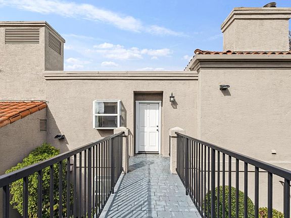 5th image of 619 Woodside Way APT B