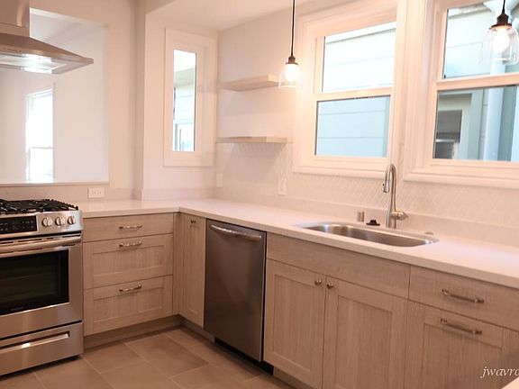 4th image of 26 Cragmont Ave