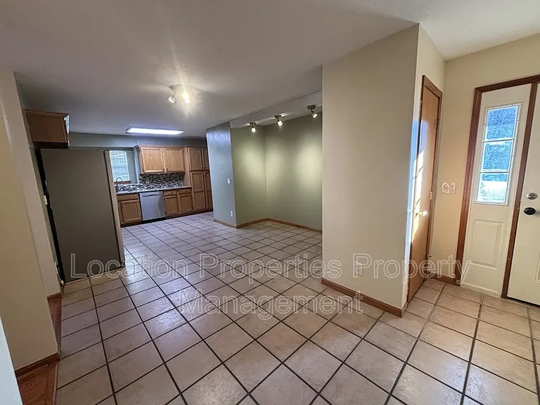 4963 Stoneback Dr W — Photo 26