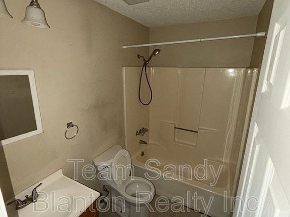 5th image of 6823 Tiki Ln APT 4