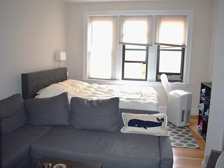 837 W Cornelia Ave #2N — Photo 1
