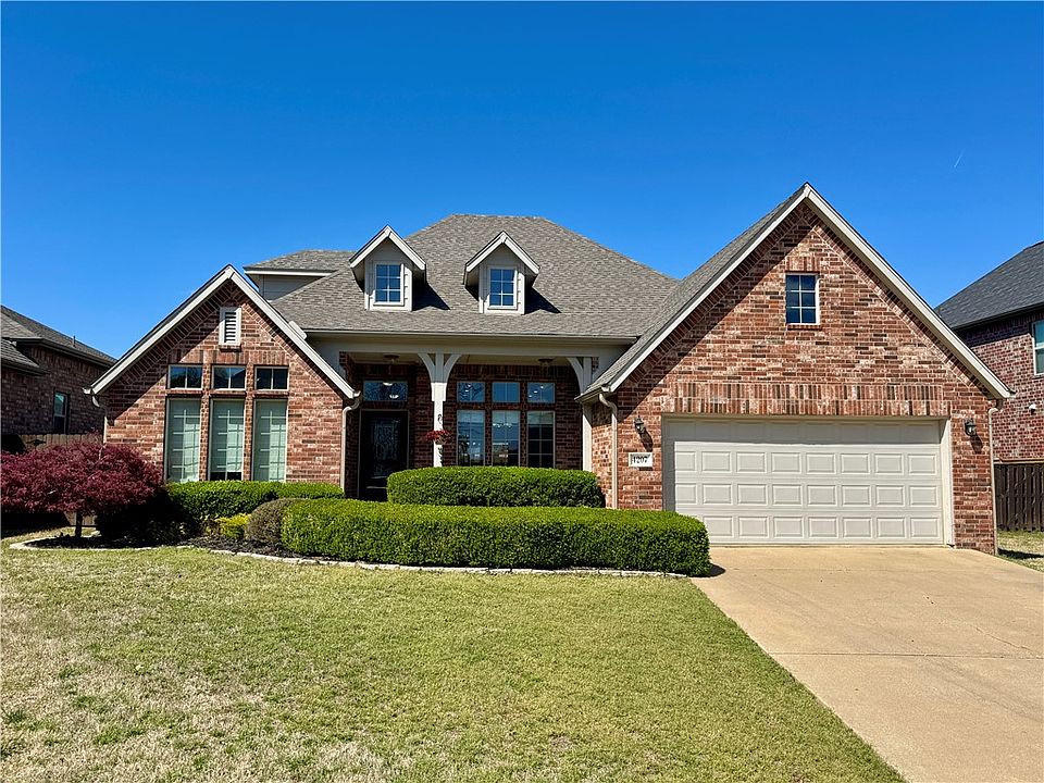 1st image of 4207 NE Blue Spruce Ave