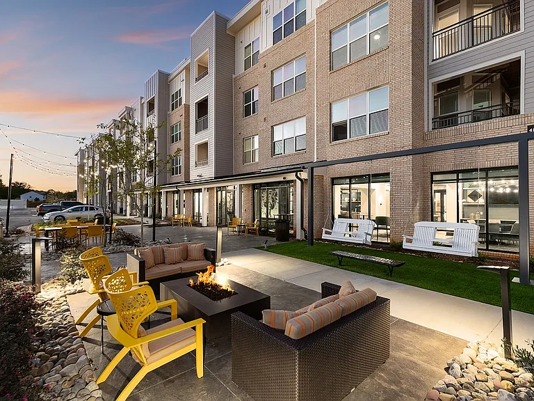 Abberly Royal Creek Apartment Homes — Photo 23