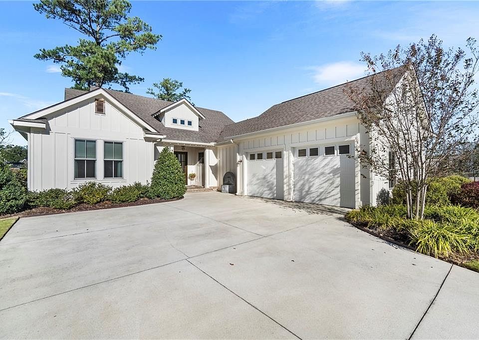 1st image of 427 Colony Dr