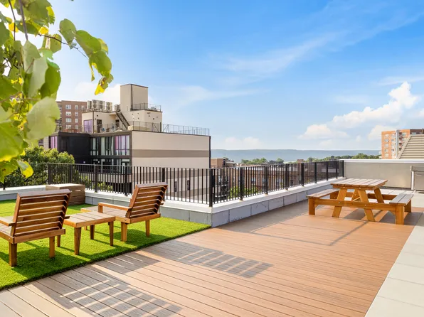 3707 Blackstone Avenue image 22 of 35