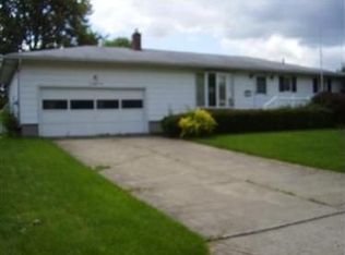 689 Sanderson Ave, Campbell, OH