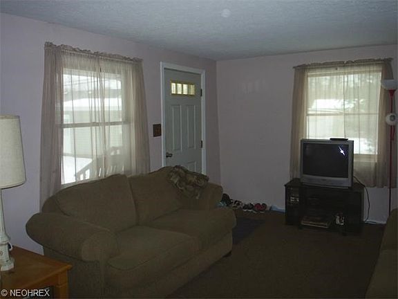 3rd image of 33358 Louis Dr