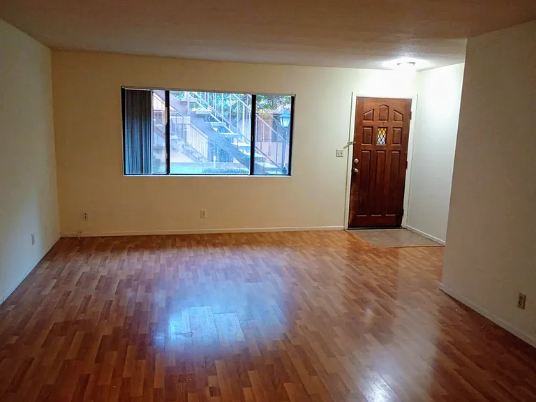 1330 N San Gabriel Ave #B — Photo 2