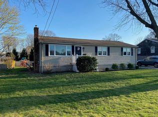96 School St, South Kingstown, RI 02879