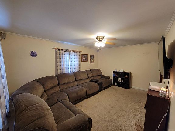 4th image of 2404 S Ebright St