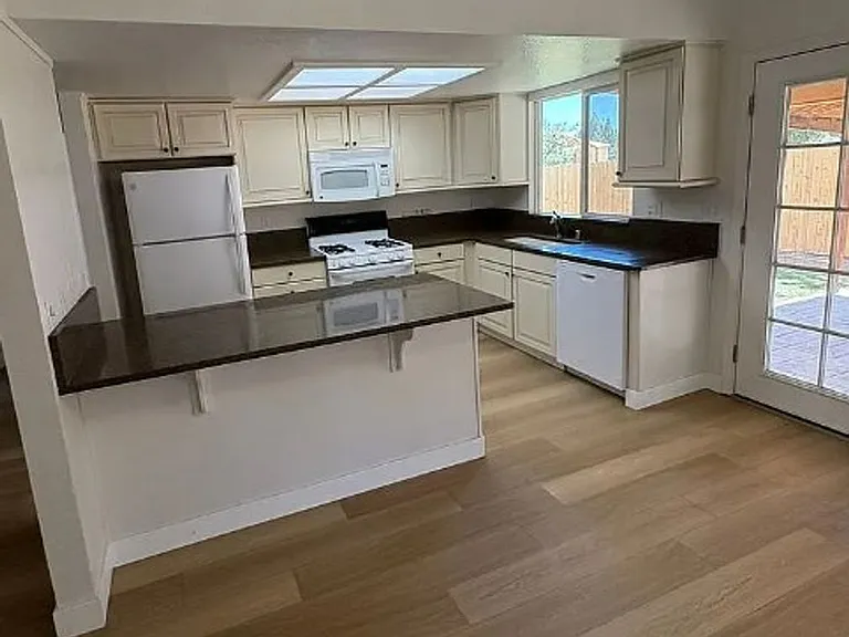 5870 Coyote Ridge Rd — Photo 5