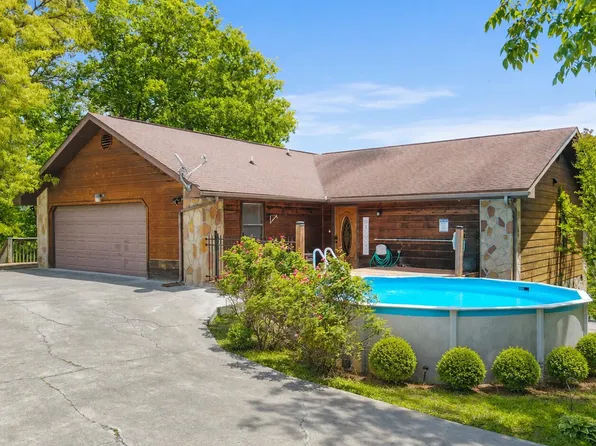 646 Parton Hollow Rd, Sevierville, TN 37876