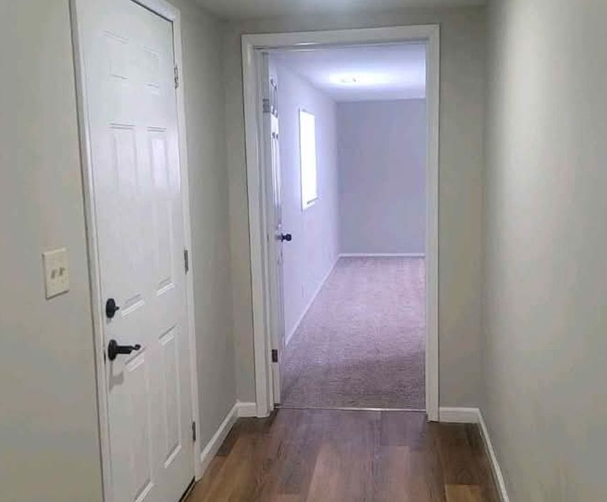 1st image of 404 E Wall St