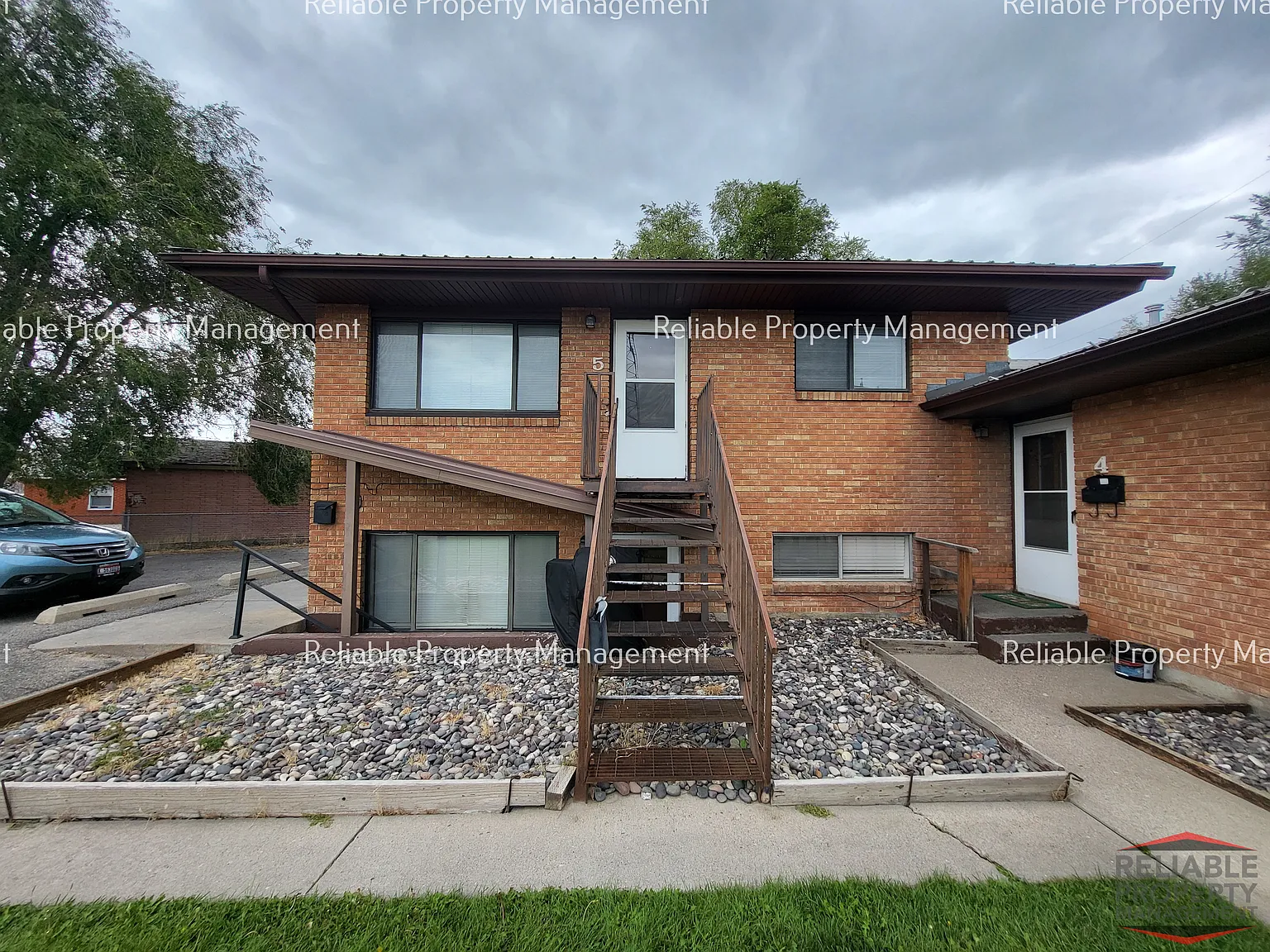 2 bed, $1,000 — Photo 1
