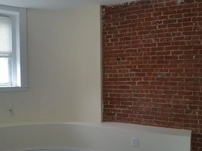 30 High St #1B — Photo 2