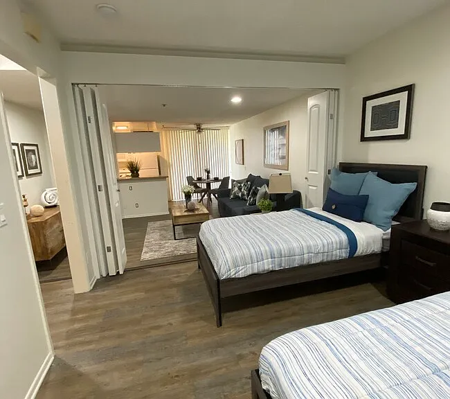 Westwood Executive House — Photo 38