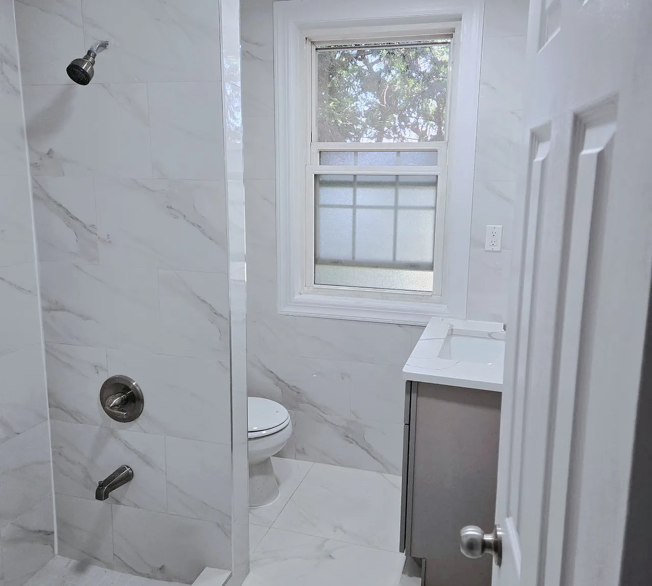 2 bed, $2,450 — Photo 2