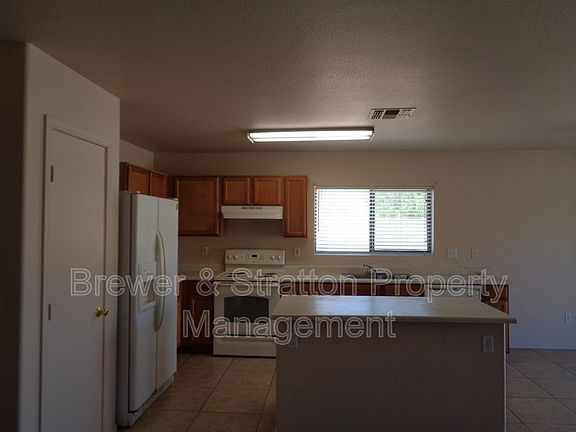 4th image of 9412 W Hazelwood St