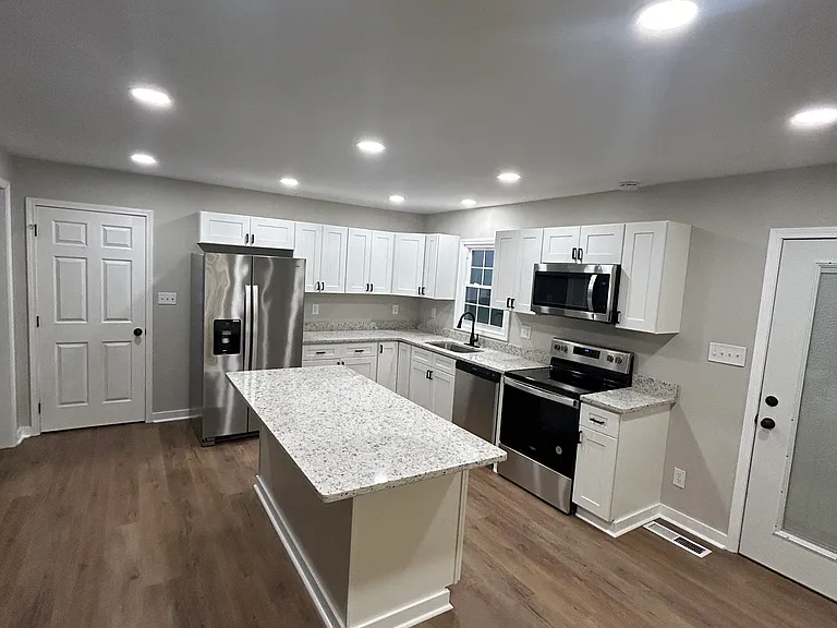 21 Robin Hood Ln — Photo 6
