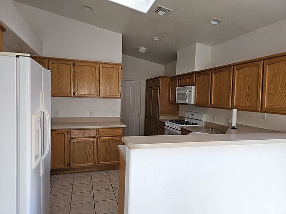 4th image of 10563 E 34th St