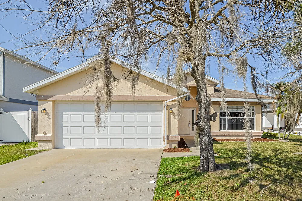 3 bed, 2.0 bath, 1410 sqft, $3,180 — Photo 1