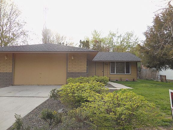 2nd image of 1203 N La Cresta Ave