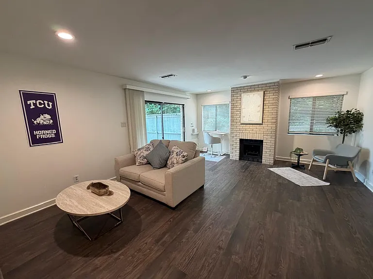 2633 McCart Ave — Photo 22