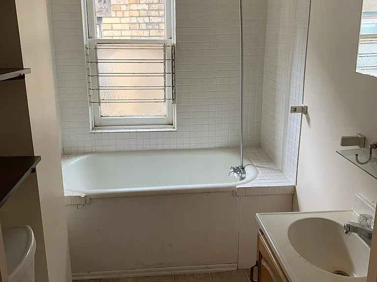 430 Ross Ave #3 — Photo 2