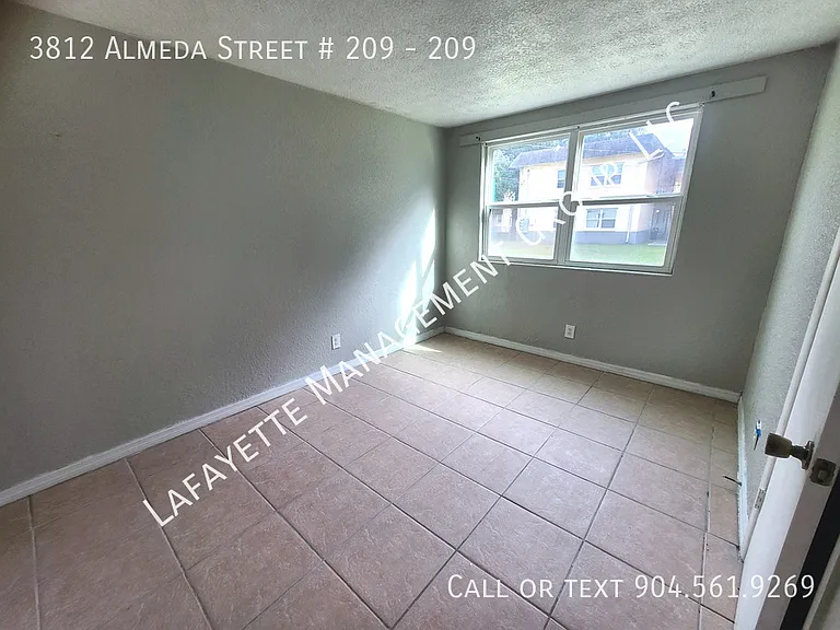 3812 Almeda St #209 — Photo 4