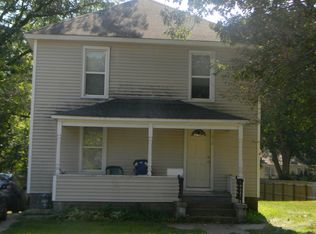 1014 W 19th St, Cedar Falls, IA 50613