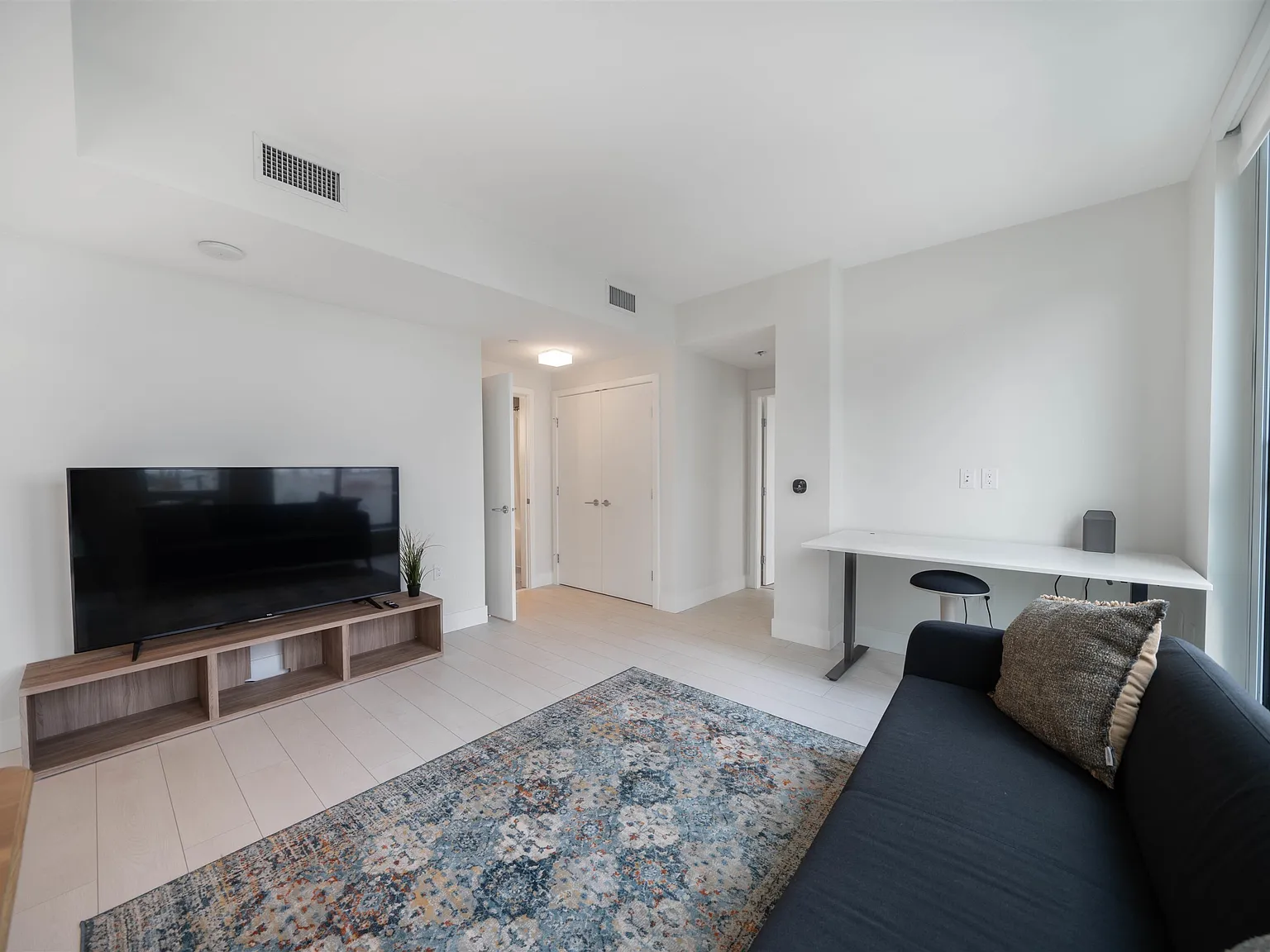 1 bed, 650 sqft, $2,500 — Photo 3
