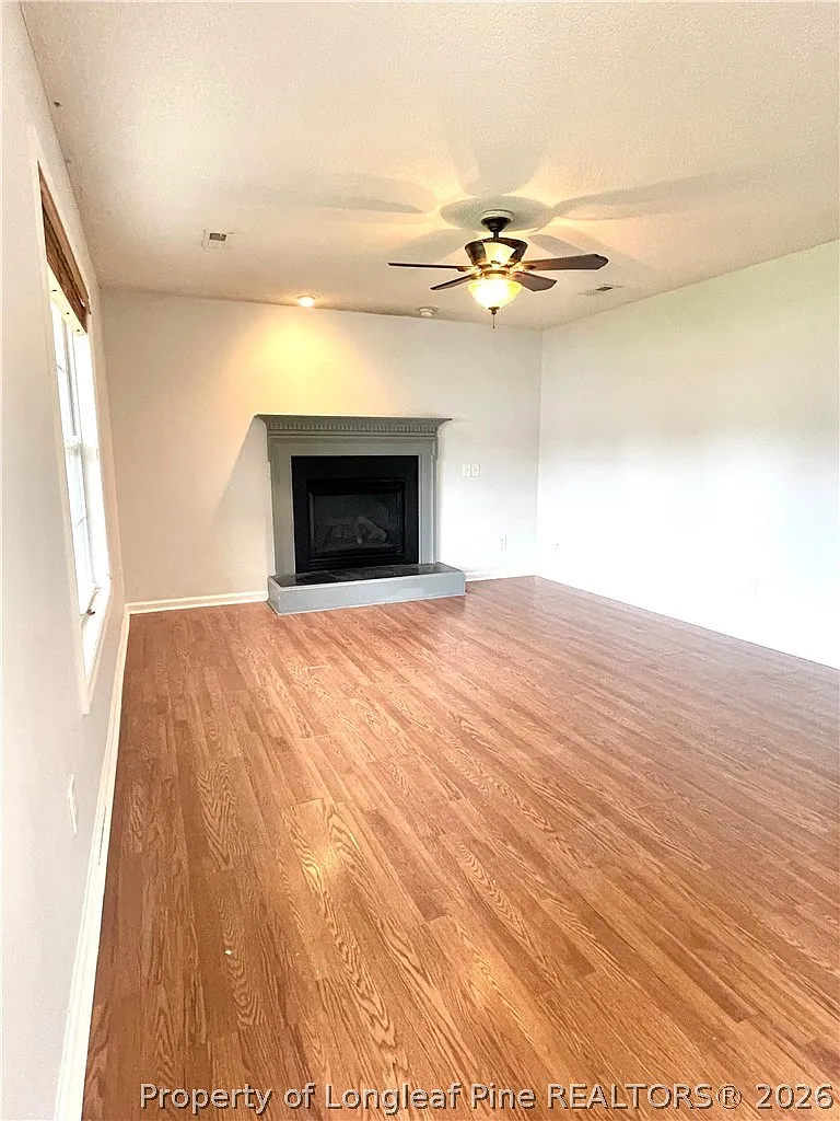 3 bed, 2.5 bath, 1912 sqft, $1,800 — Photo 4