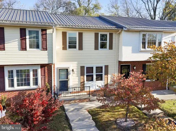 59 Early Ave, Petersburg, WV 26847