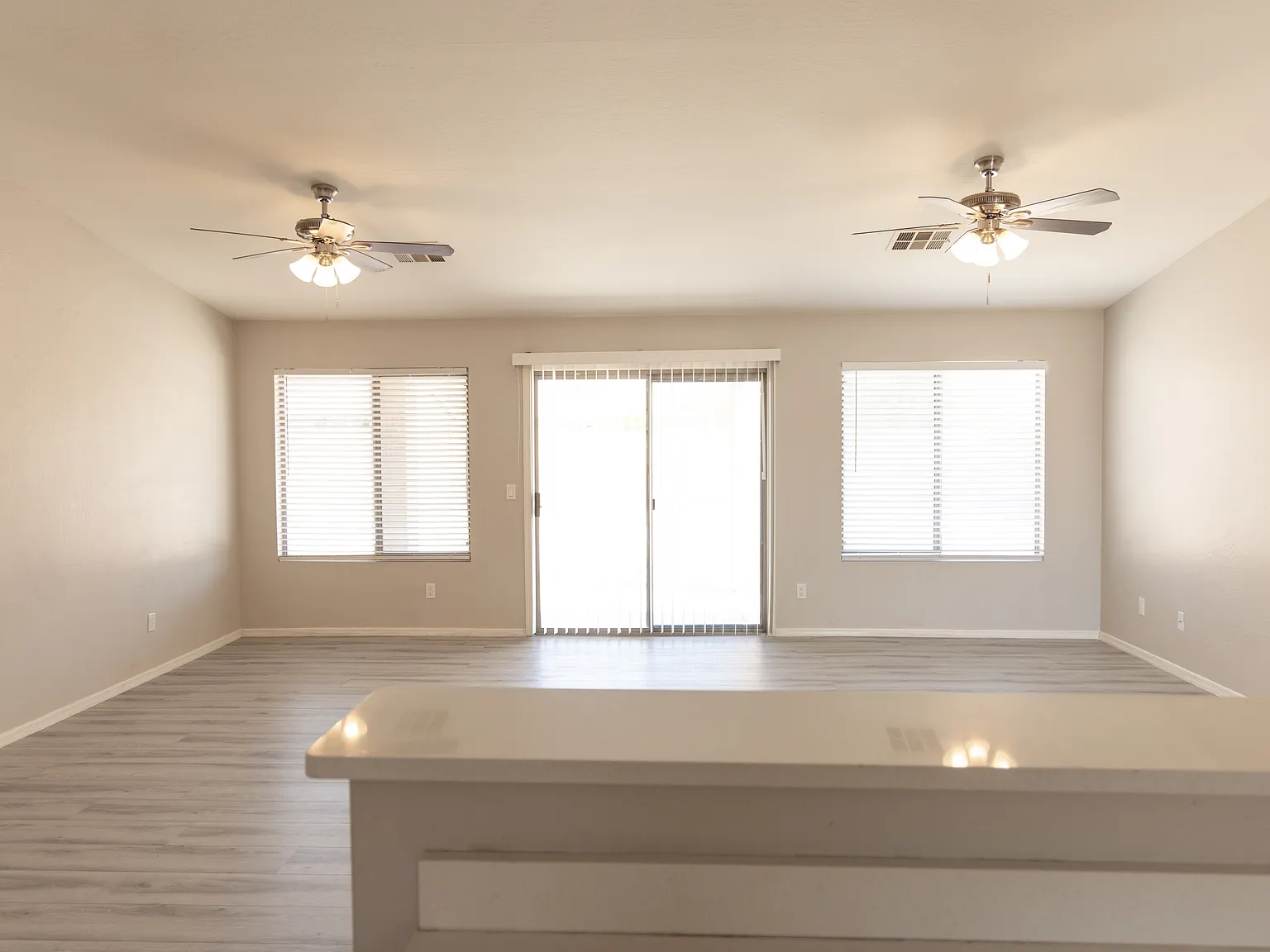 3 bed, 1551 sqft, $2,349 — Photo 4