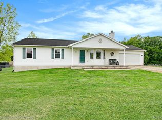 6643 Farm Ln, Fowlerville, MI 48836