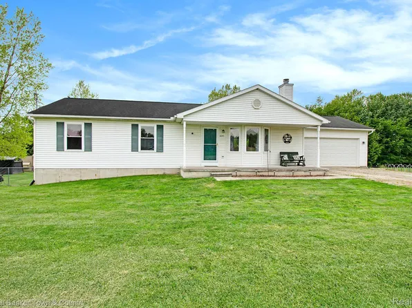6643 Farm Ln, Fowlerville, MI 48836
