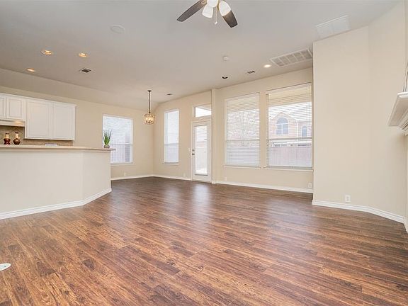 5th image of 2804 S Serrano
