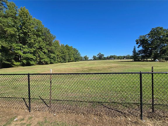 3rd image of 12 Diamond Rd