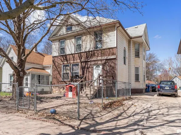 2320 Redwood Ave, Davenport, IA 52802