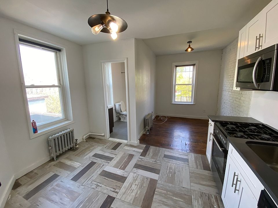 1st image of 1129 Rogers Ave #3L