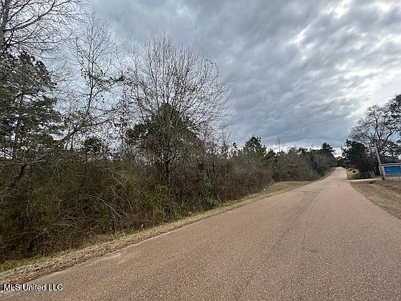 2nd image of Oak St