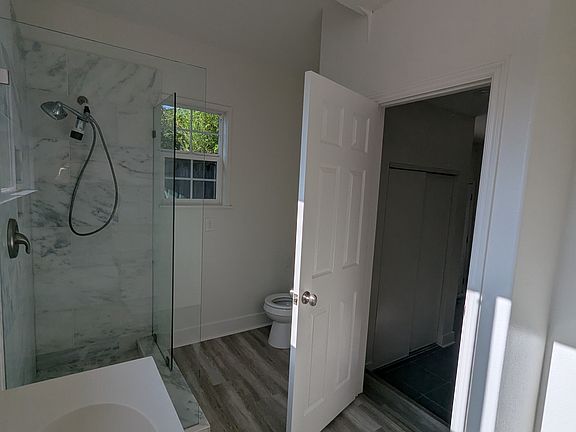 4th image of 520 Sheridan Way #2