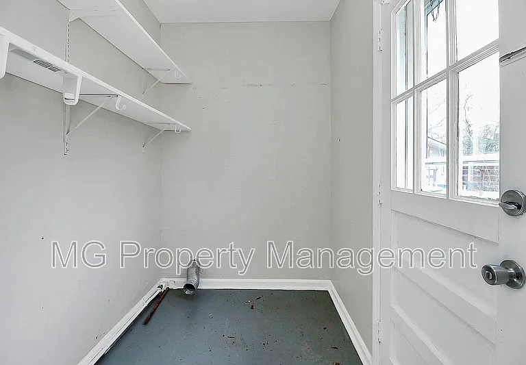 243 Eden Cir — Photo 14