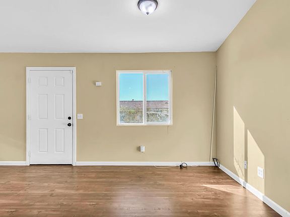 3rd image of 1289 Avalon Ave