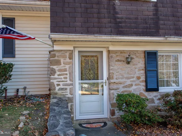 192 Lower Holland Rd, Holland, PA 18966