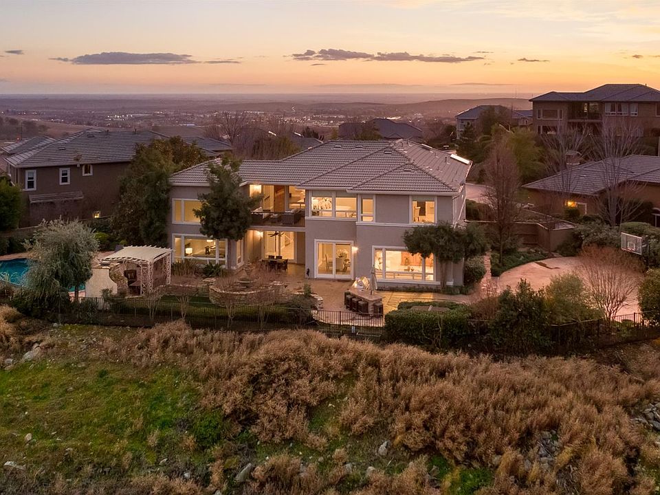 1st image of 610 Liguria Ct
