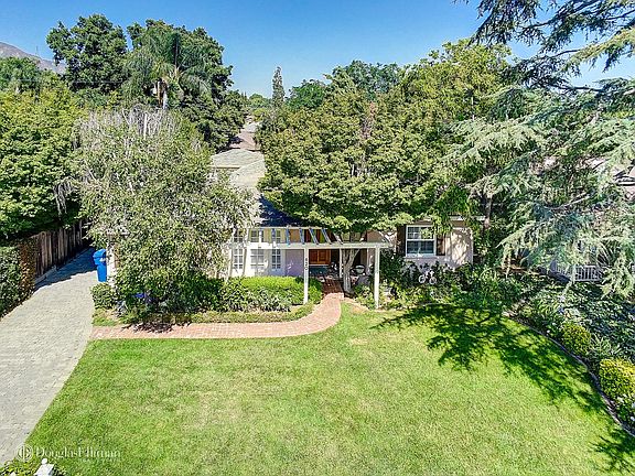 5th image of 620 Hacienda Dr