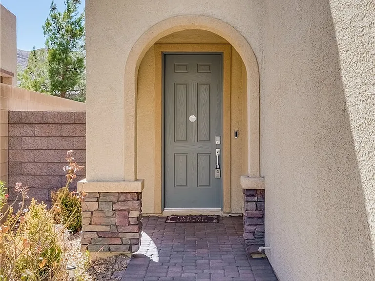 12321 Silvana St — Photo 4