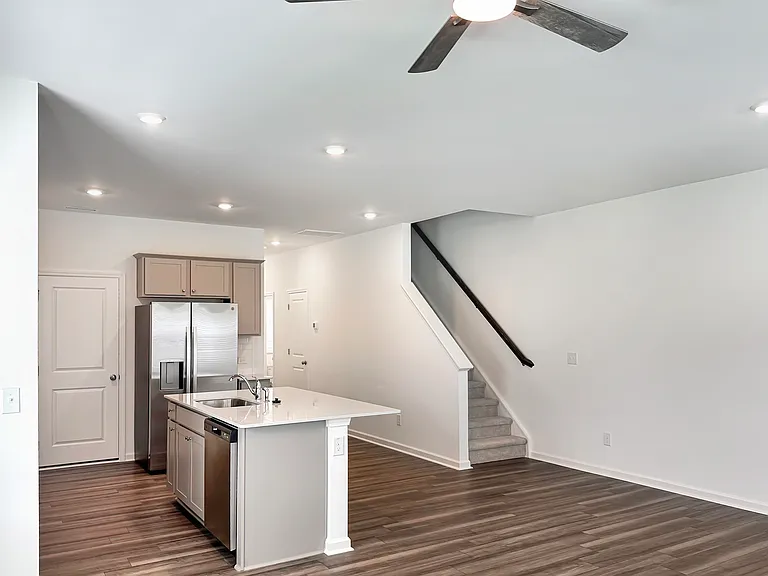 515 Fran Dr — Photo 5