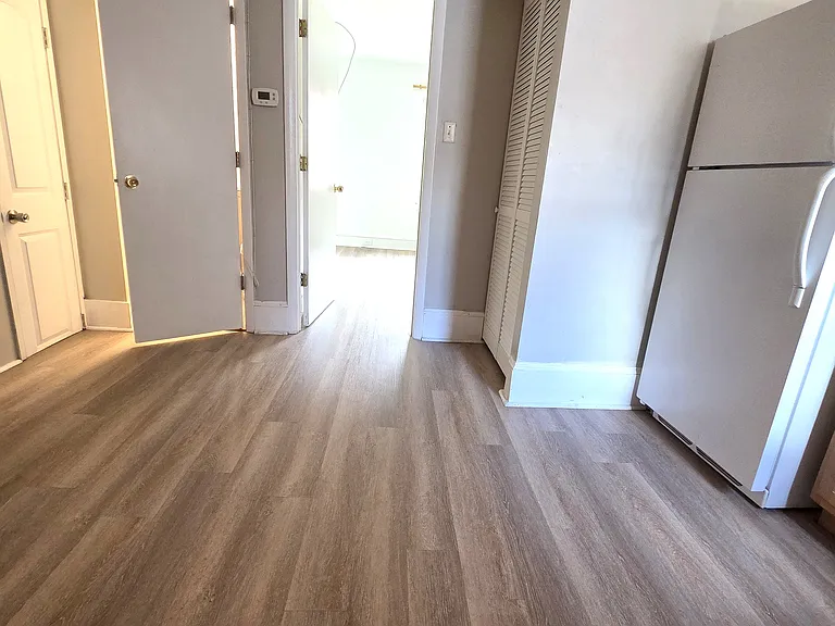 348 S 16th St #3F — Photo 7